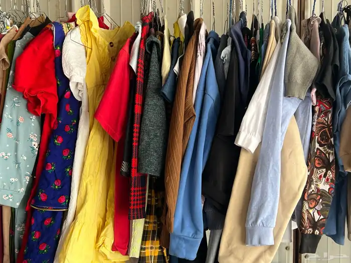 ملابس واحذية وبطانيات ومواعين مستعمله 0