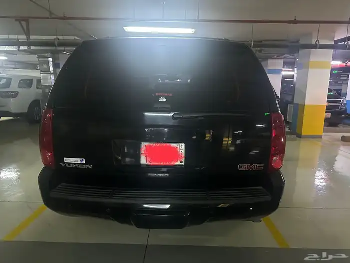 جيمس يوكون 2013 اللون اسود نظيف 4