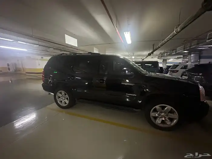 جيمس يوكون 2013 اللون اسود نظيف 3