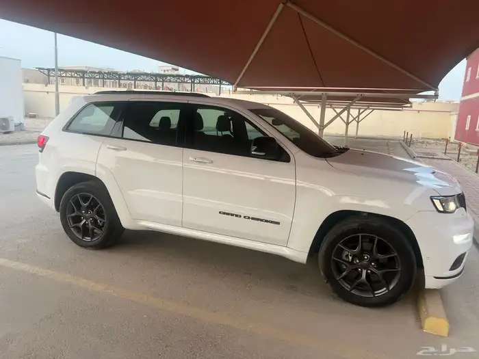 جيب جراند شيروكي ليمتد S اديشين 2020 1