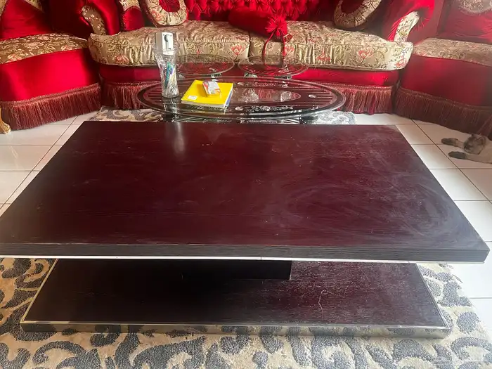 طاوله للبيع 0