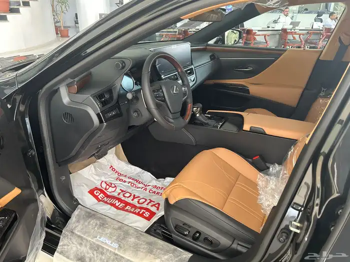 لكزس ES350CC بنزين 6 سلندر 2025 4