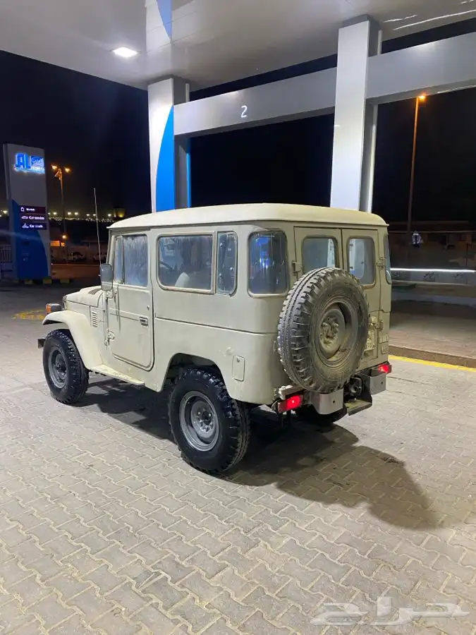 جيب ربع تايوتا 1977 8