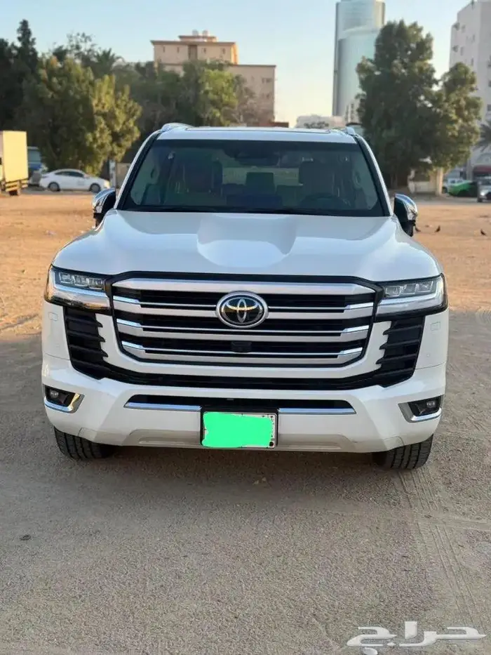 لاندكروزر VX 2023 - سعودي للبيع 2