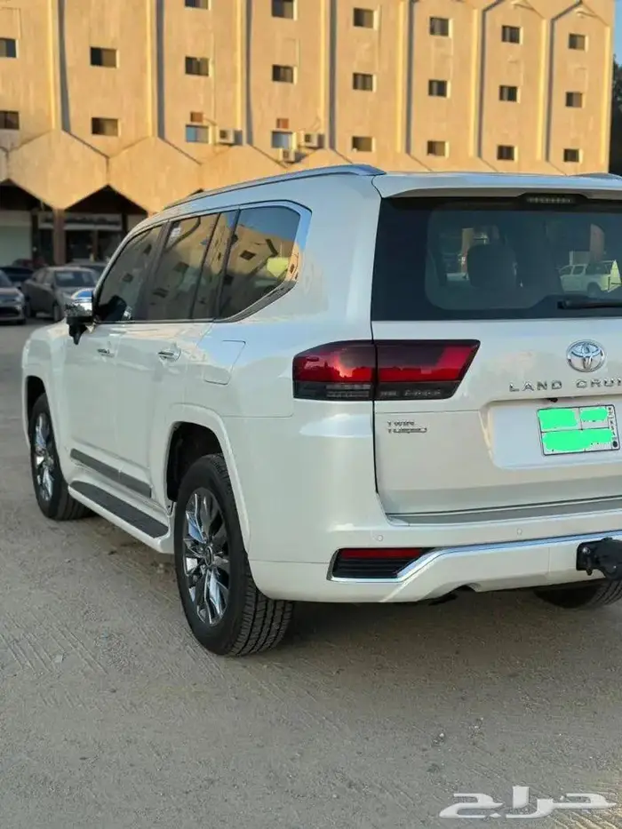 لاندكروزر VX 2023 - سعودي للبيع 1