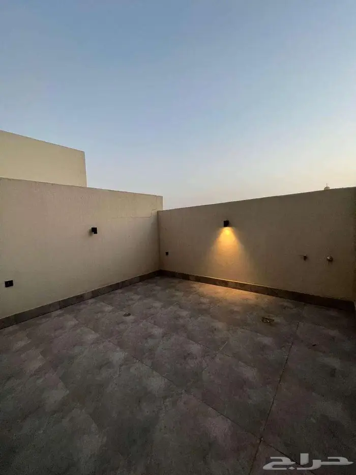 فيلا ثلاث أدوار فخمة في حي الياقوت شمال جدة 22
