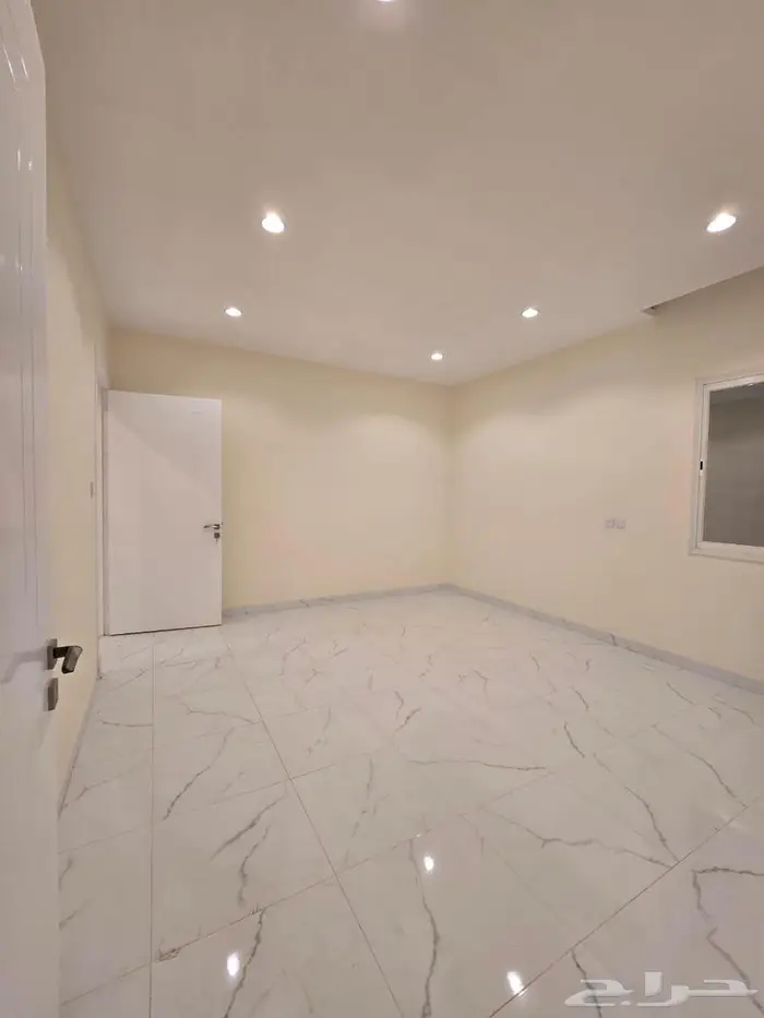 ارواف فاخرة للبيع خلف مدارس الذكر 14