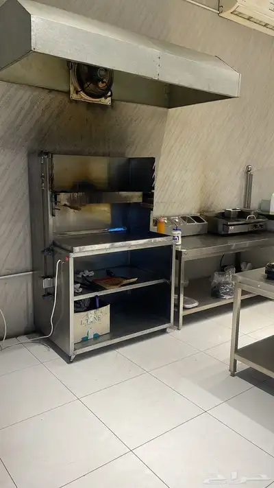للتقبيل مطعم بكامل اغراضة 2
