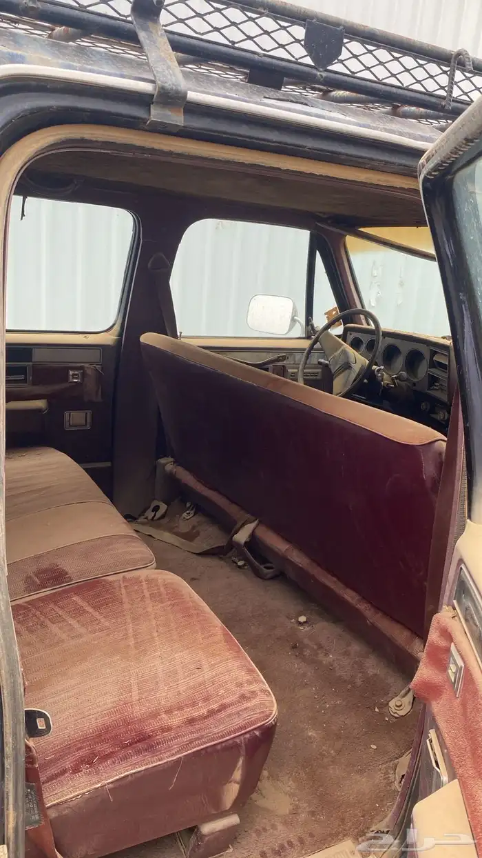 لوحه مميزه رقم 45 للبيع مع جمس 1984 او بدون 4