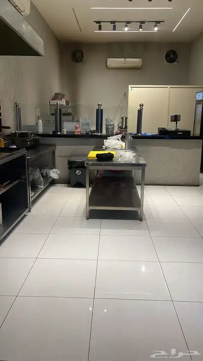للتقبيل مطعم بكامل اغراضة 3