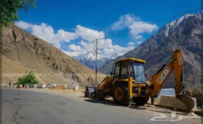 جي سي بي عرجا للايجار اليومي والشهري 0