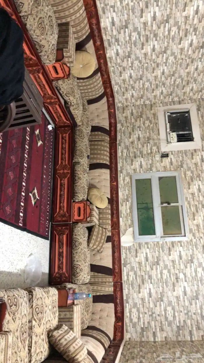 كنب طراز خشب 0
