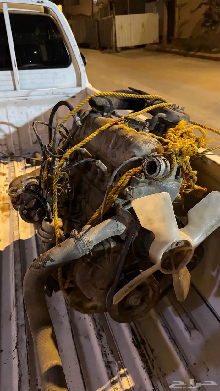 مكينه هايلكس 78 77 و يوجد القير 4 نمر 0