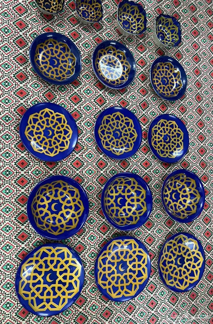 طقم الضيافه كاسات وصحون. للبيع غير مستخدم 7
