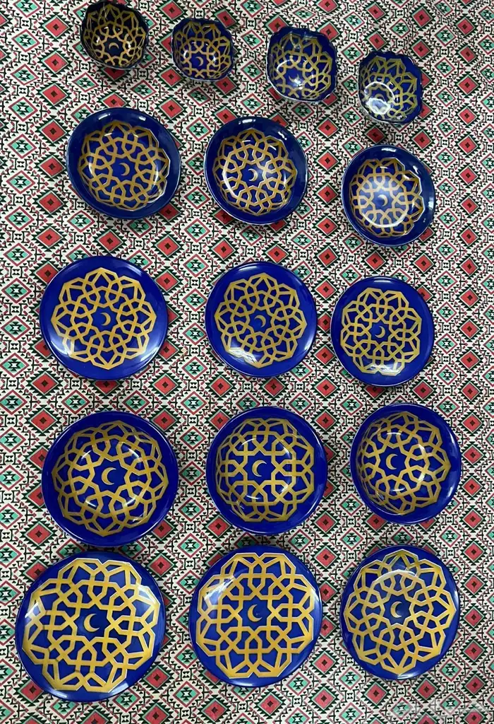 طقم الضيافه كاسات وصحون. للبيع غير مستخدم 6