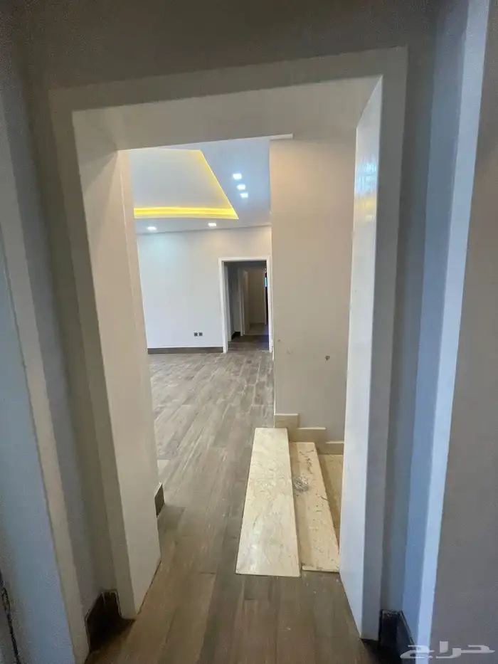 عماره للبيع نظام فله دورين وثلاث شقق من أربع غرف بخدماتها 14