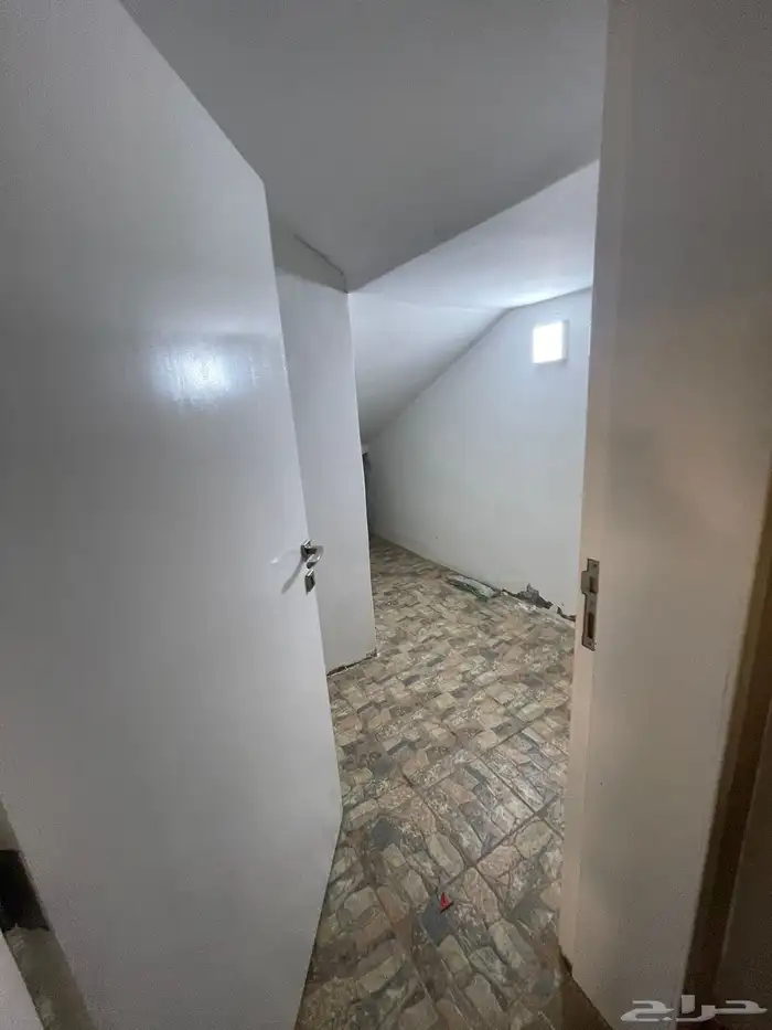 عماره للبيع نظام فله دورين وثلاث شقق من أربع غرف بخدماتها 4