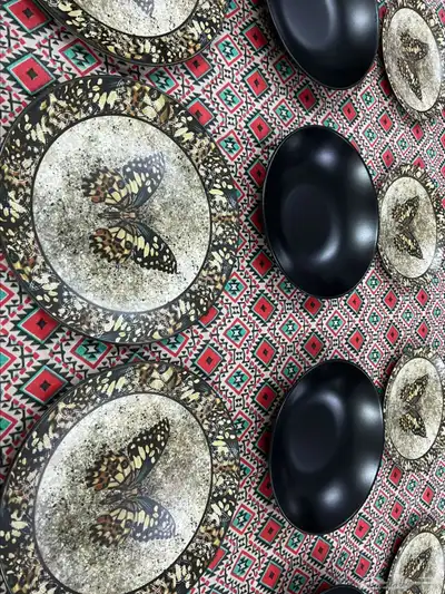 طقم الضيافه كاسات وصحون. للبيع غير مستخدم 3
