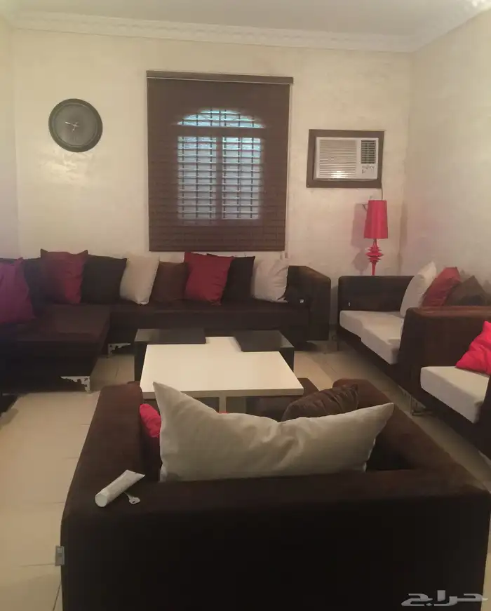 طاولة كبيرة مع 4 صغيره 2