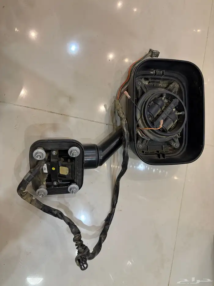 قطع غيار همر H2 موديل 2003 10