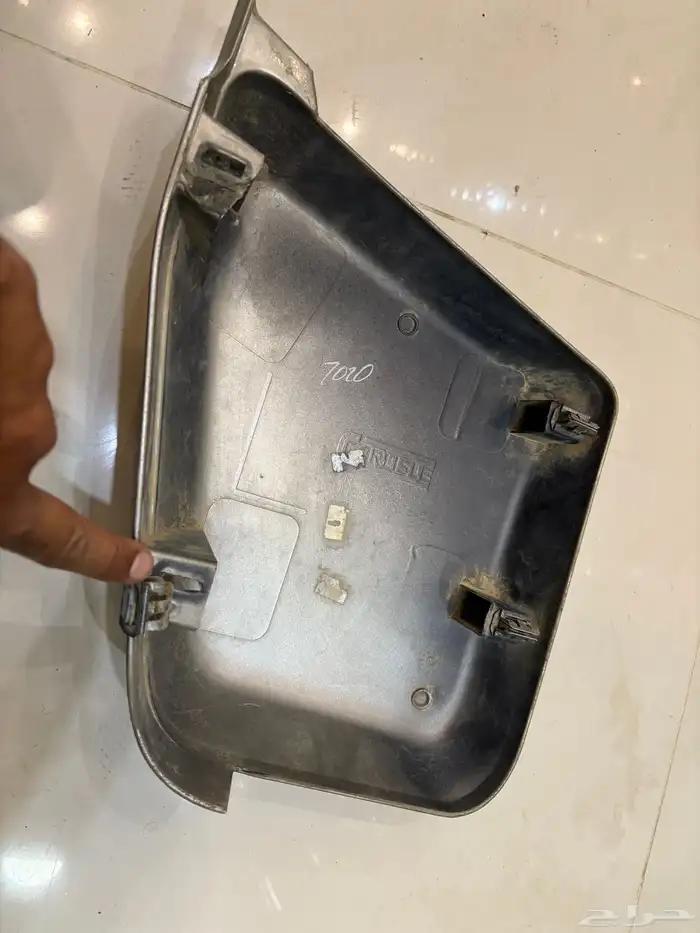 قطع غيار همر H2 موديل 2003 12