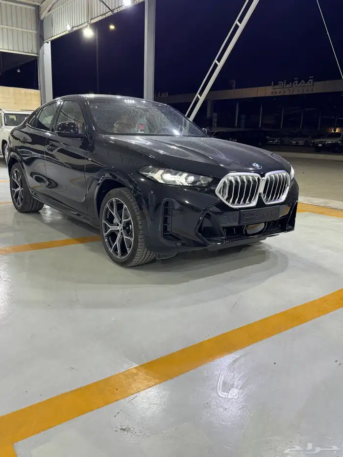 بي ام دبليو X6 2025 BMW اللون أسود اصفار جديد 3