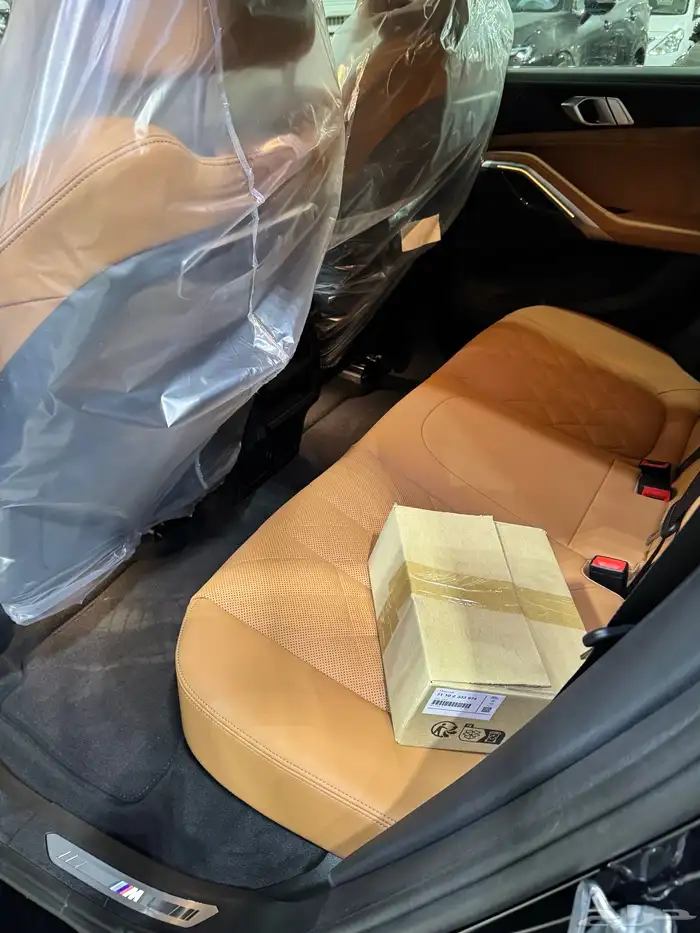 بي ام دبليو X6 2025 BMW اللون أسود اصفار جديد 5
