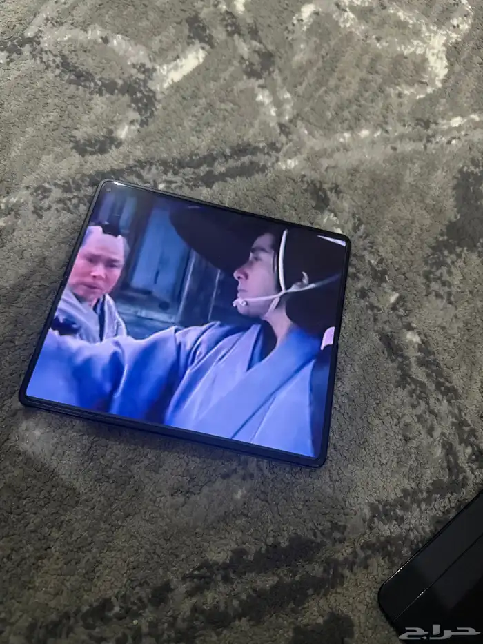 هواوي قابل للطي بدون كرتون. مع شاحن 9