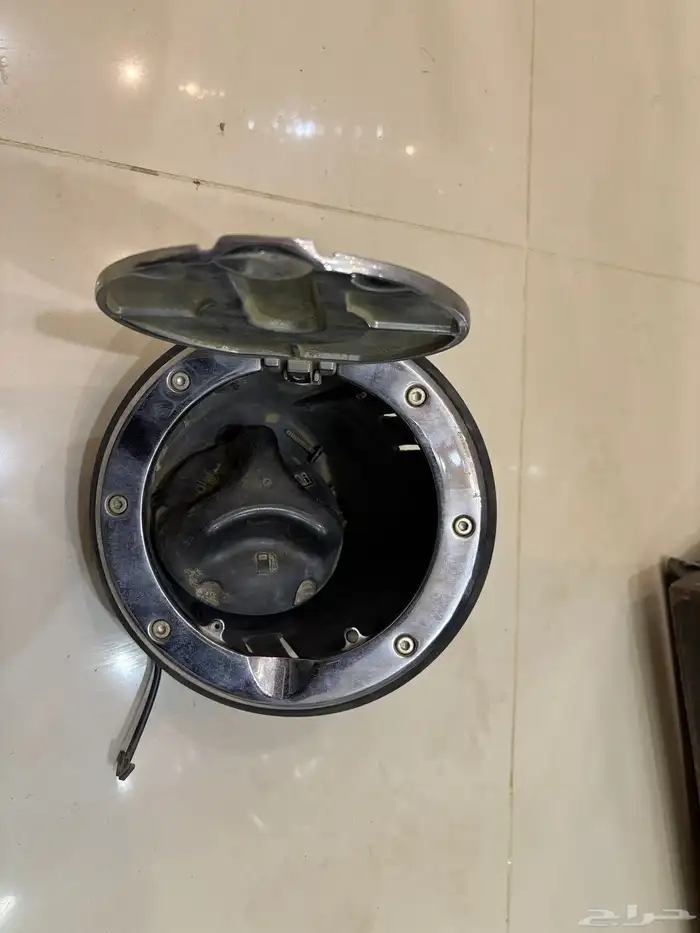 قطع غيار همر H2 موديل 2003 14