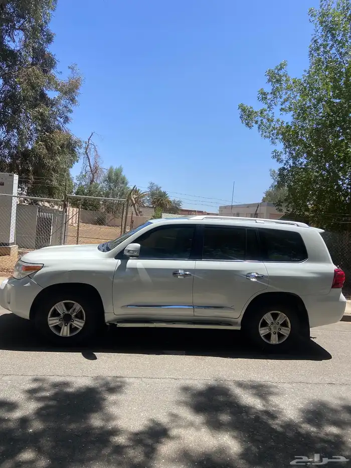 جيب صالون 2013 فل ماشي 481الف 6سلندر يحمل لوحه مميزه 3