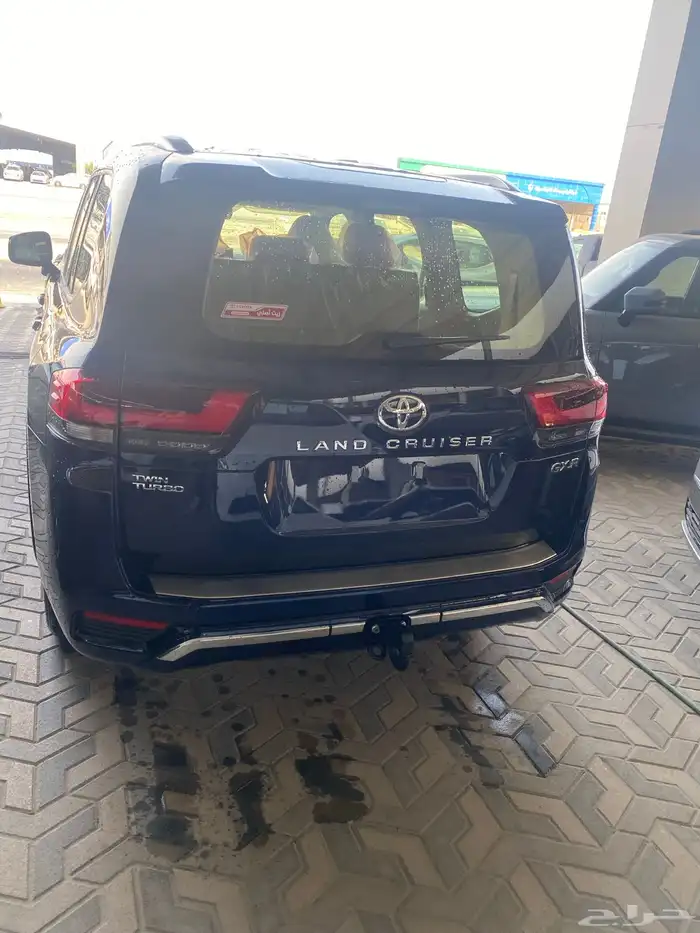 تويوتا لاندكروز GXR3 بنزين 2024 4
