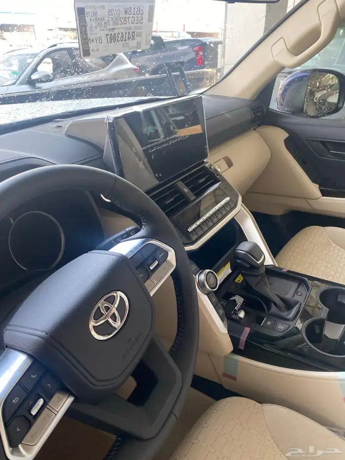 تويوتا لاندكروز GXR3 بنزين 2024 1
