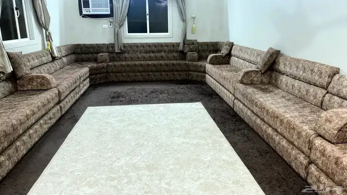 كنب نظيف ومرتب 4 في 7 0