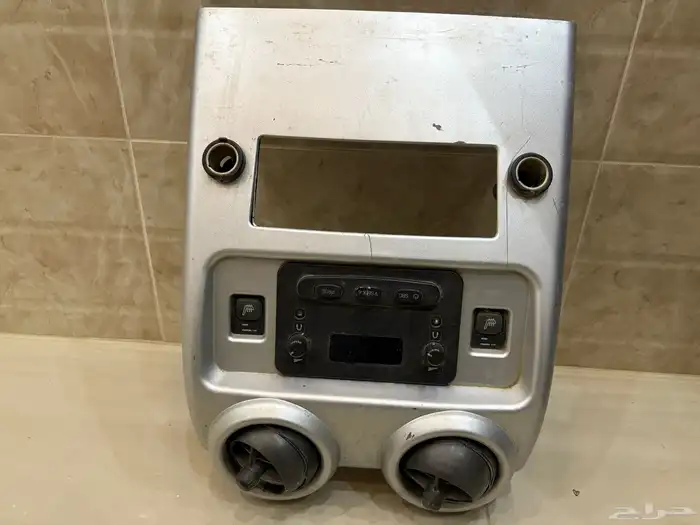 قطع غيار همر H2 موديل 2003 11