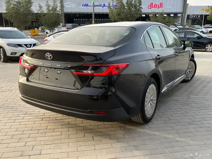 تويوتا كامري LE نص فل بنزين 2025 سعودي 3