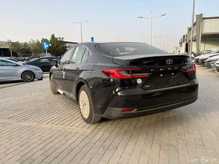 تويوتا كامري LE نص فل بنزين 2025 سعودي 5