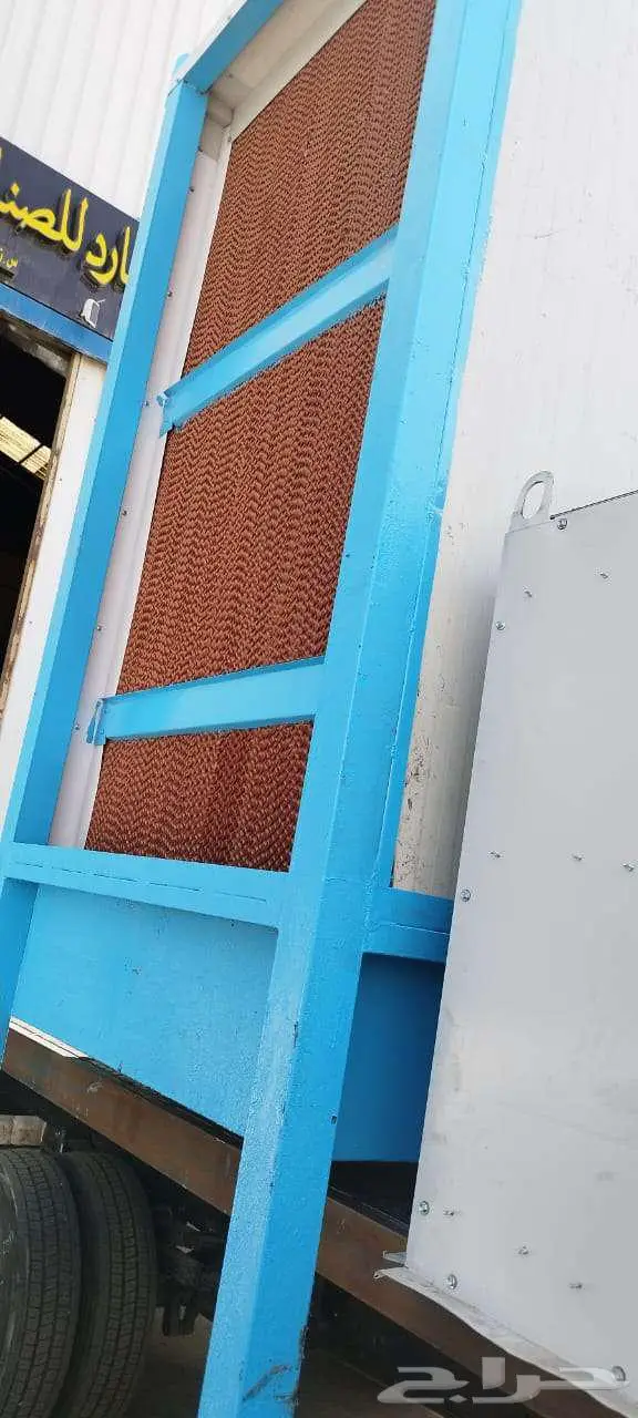 مكيف صحراوي للمصانع والمستودعات حجم عملاق 9