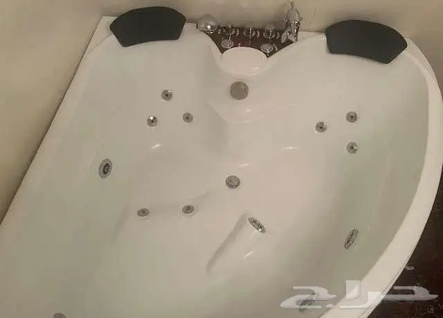 جاكوزي شبه جديد للبيع 2