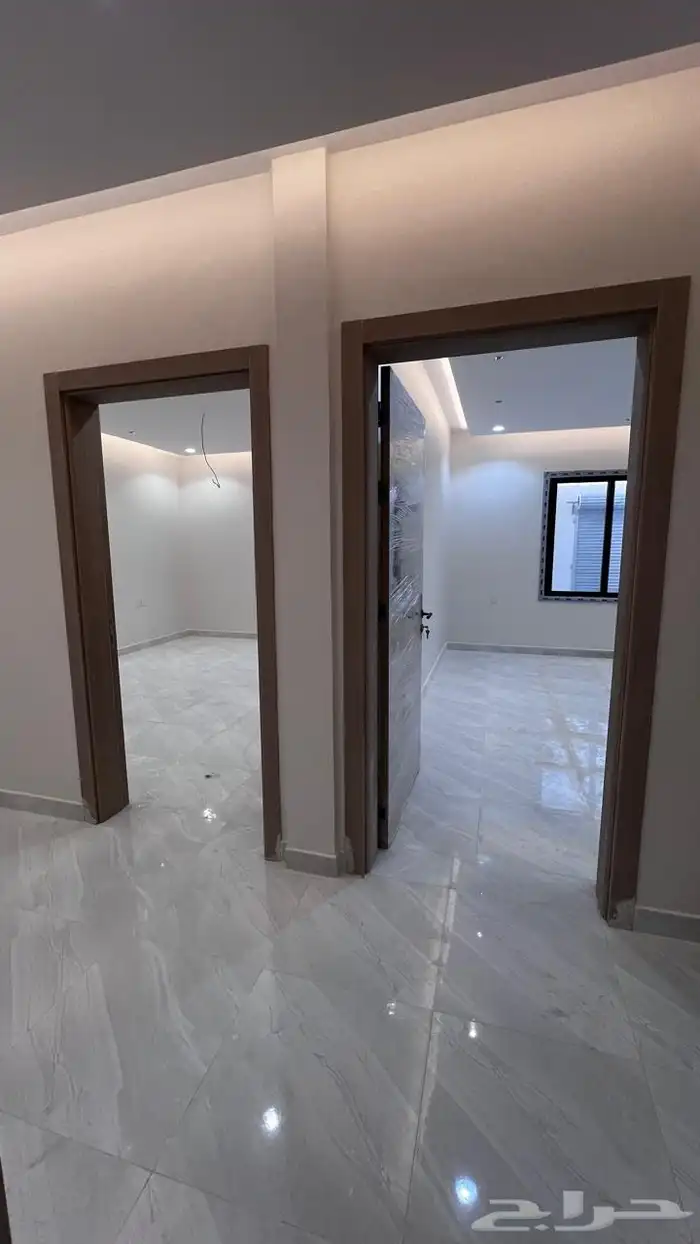 للبيع عمارة دور في حي الشروق 4