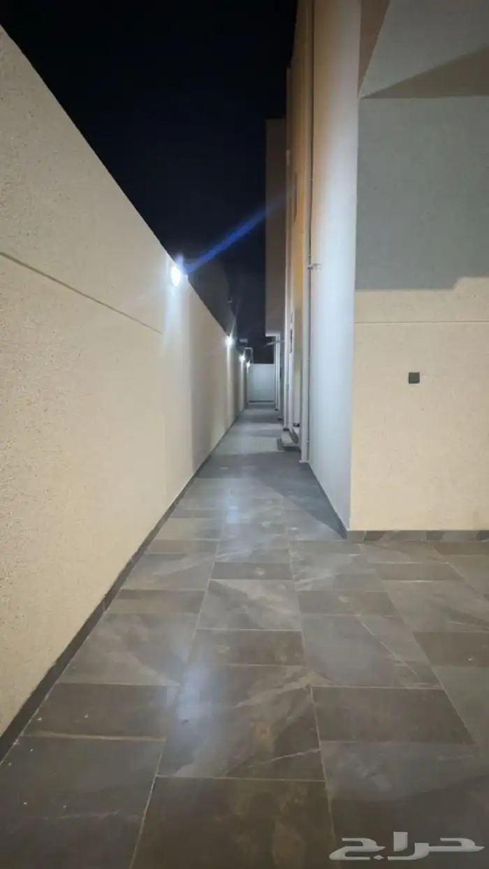 للبيع فلل روف حي اليرموك 2