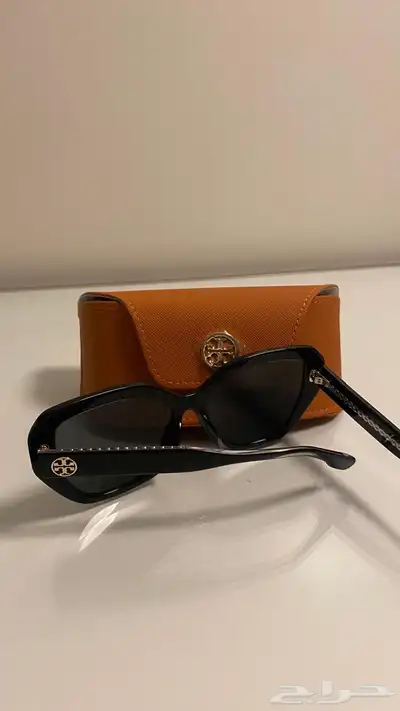 نظارة شمسيه Tory Burch 1