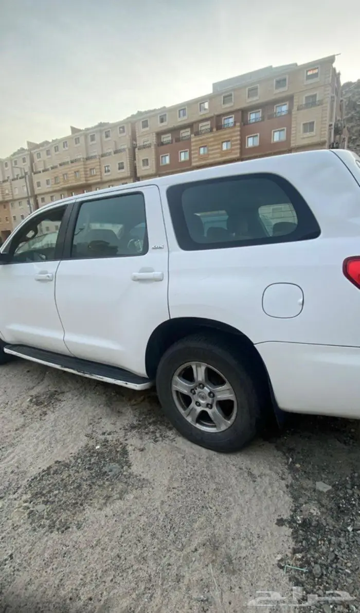للبيع جيب سكويا 2010 2
