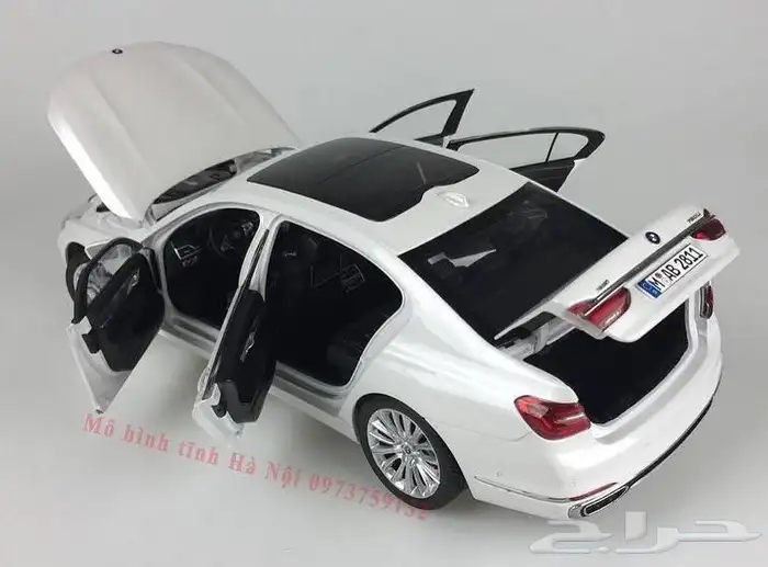 مجسم سيارة BMW 750 Li من اصدار الوكيل 9