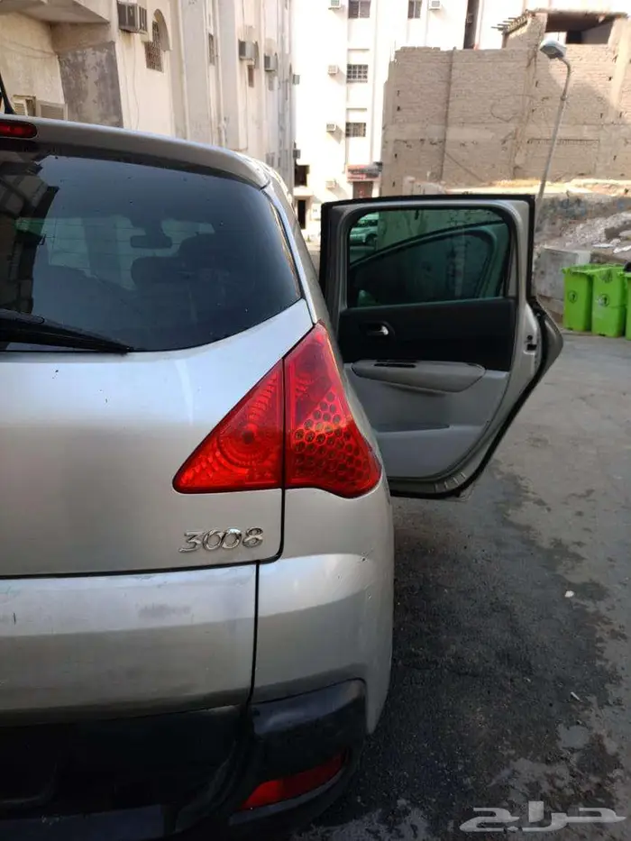بيجو 3008 موديل 2012 3