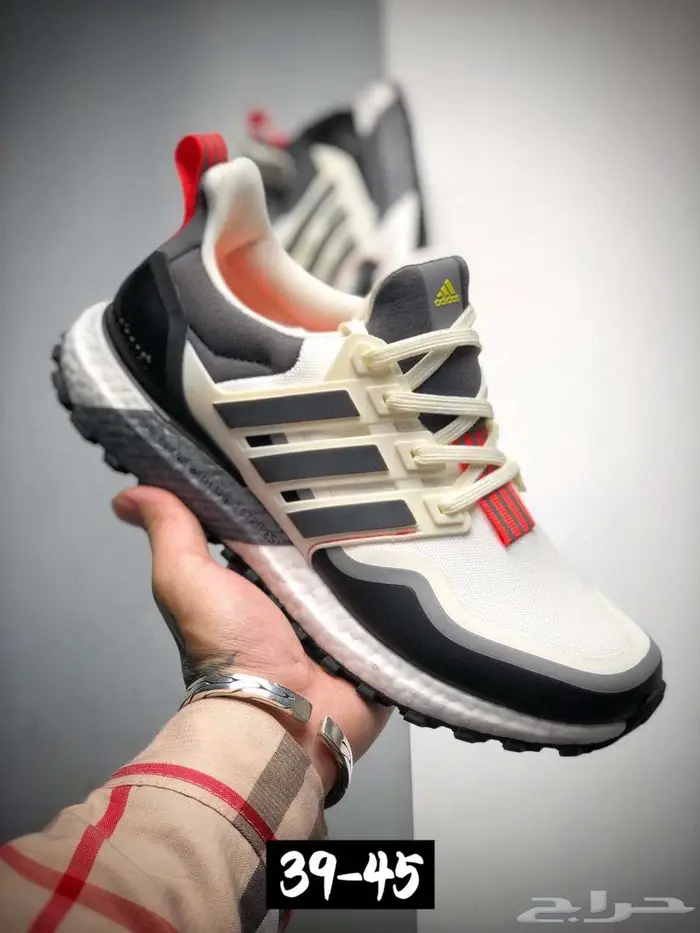 متجر StepUp ل بيع الأحذية   Nike Adidas puma 22