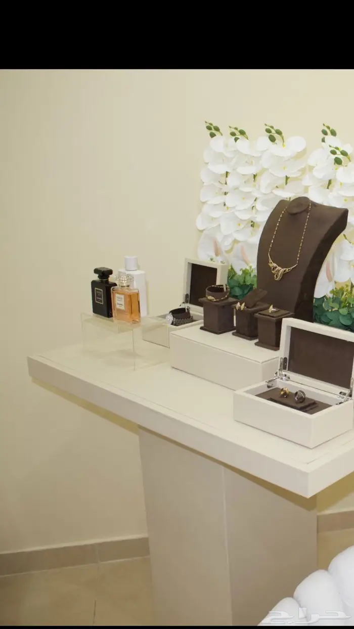 طاولات للايجار 0