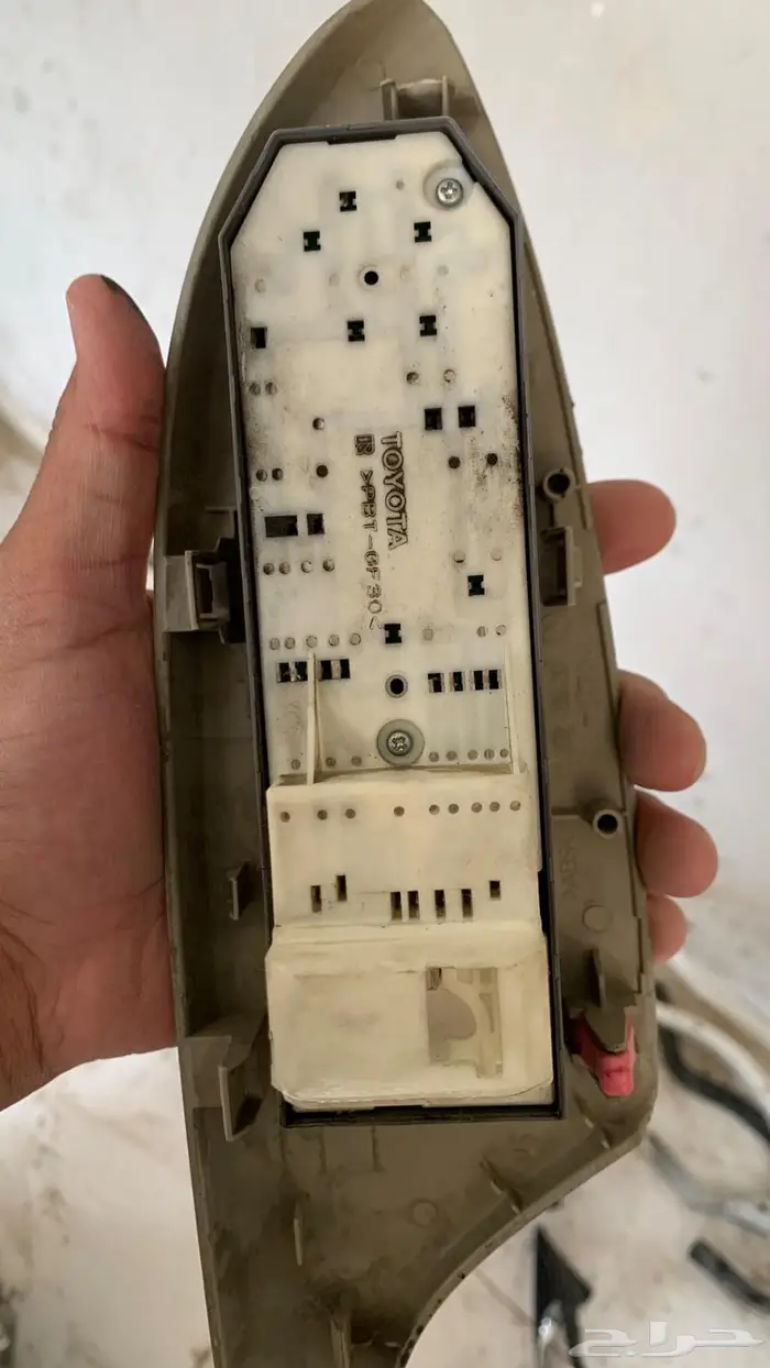 قطع غيار كورولا 2010 فيها الوكاله وفيها التجاري 2