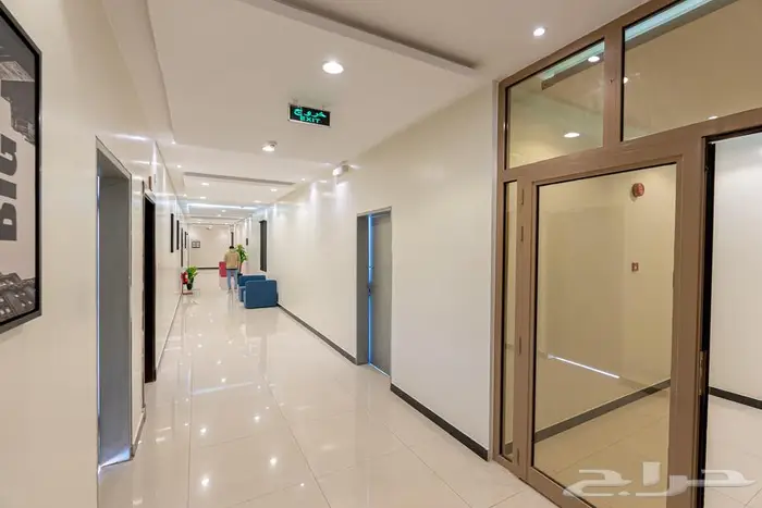 مكاتب مؤثثه و مخازن صغير ومواقف سيارات 29