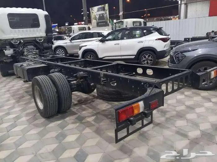 ايسوزو شاحنة 7.5 طن 2025 5