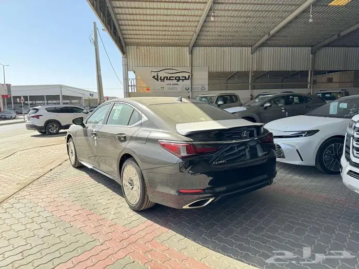 لكزسES350CCالون الاسود 2025 0